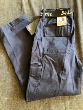 NWT - Women’s Size 28 Dickies Cropped Navy Cargo Pants